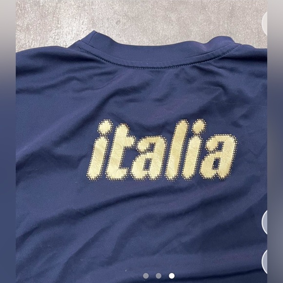 Men’s Puma 2010 Italian National team training jersey - Picture 3 of 3